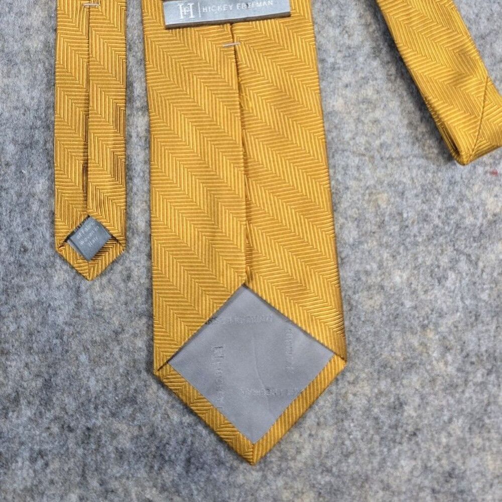 Hickey Freeman 100% Italian Silk Gold Tie Made In USA Herringbone Classic Luxury - Picture 6 of 8